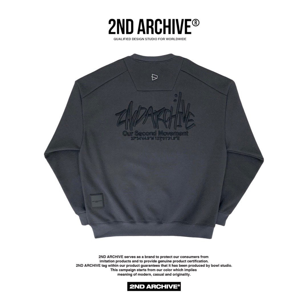 Trendy long sleeve sweater with 2nd Archive logo detail