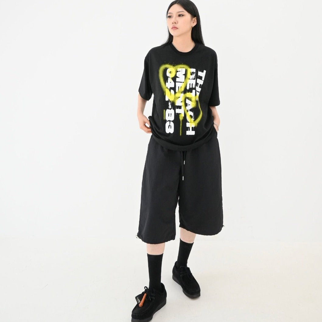 Cool Korean fashion T-shirt with stylish English writing.