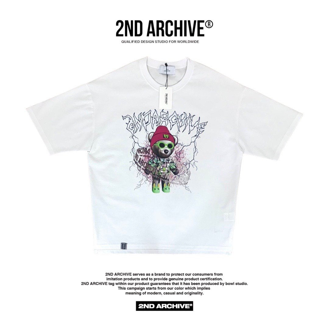 Front facing white graphic street fashion t shirt with hip hop style teddy bear on front. 