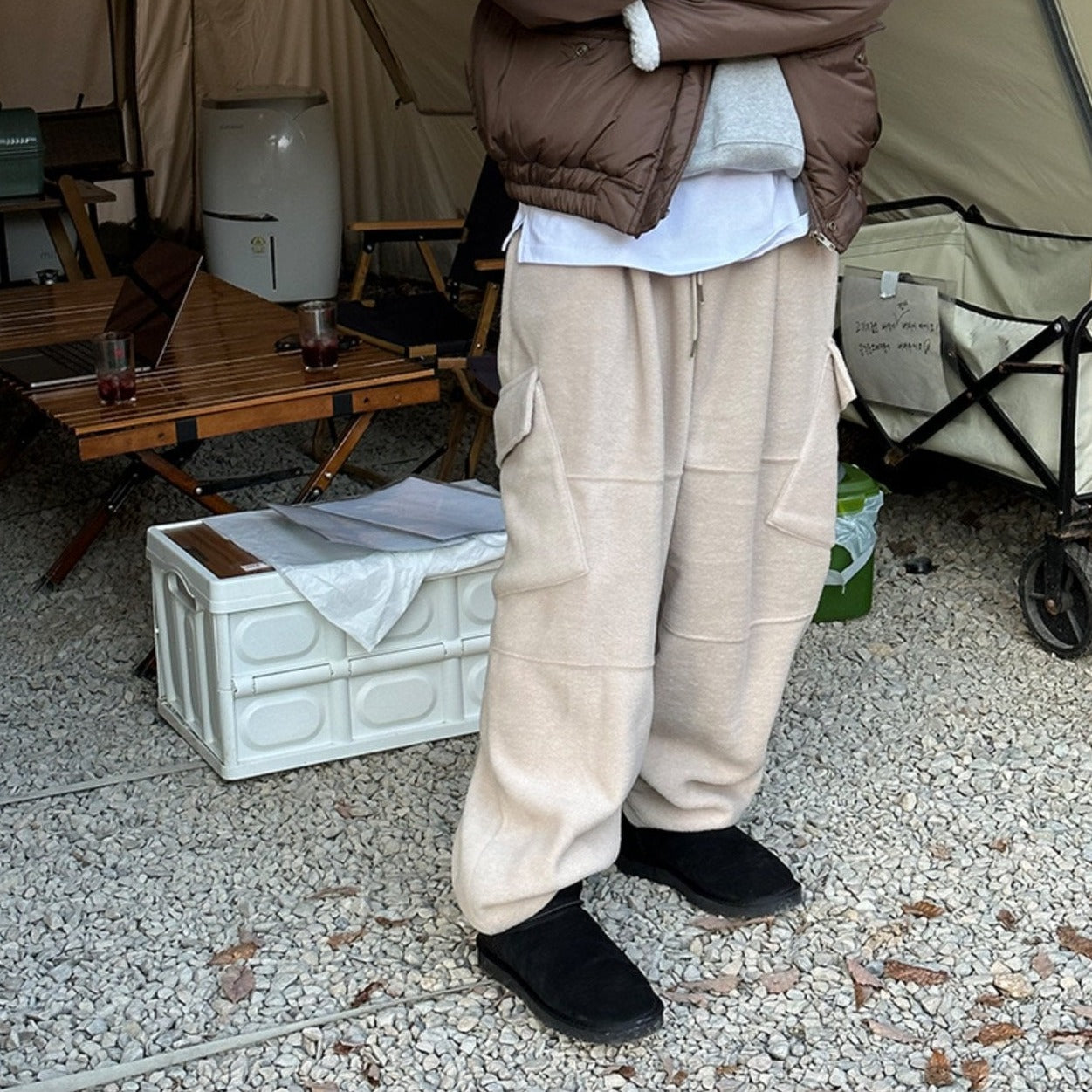 Korean warm fleece cargo pants, cool look.