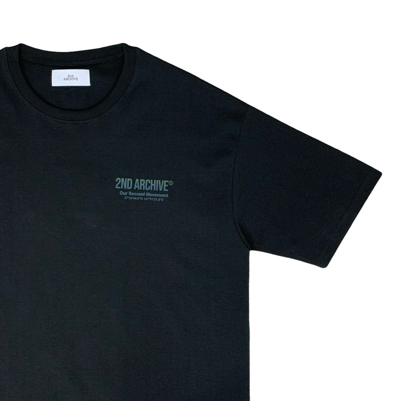 ヴィンテージ感あるフォント刺繍が魅力の1枚