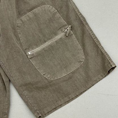 Summer-ready vintage shorts, pocket detail