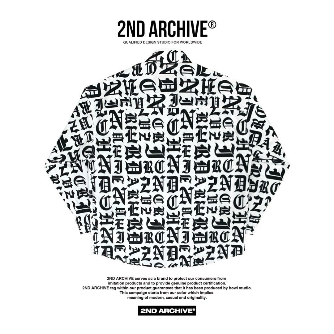 個性派ファッションにぴったりな総柄レタリングシャツ