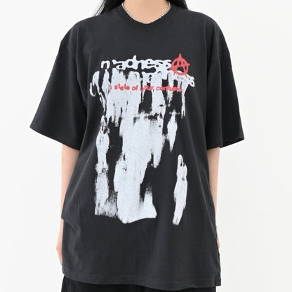 Cool Korean fashion T-shirt with edgy gothic graphic.