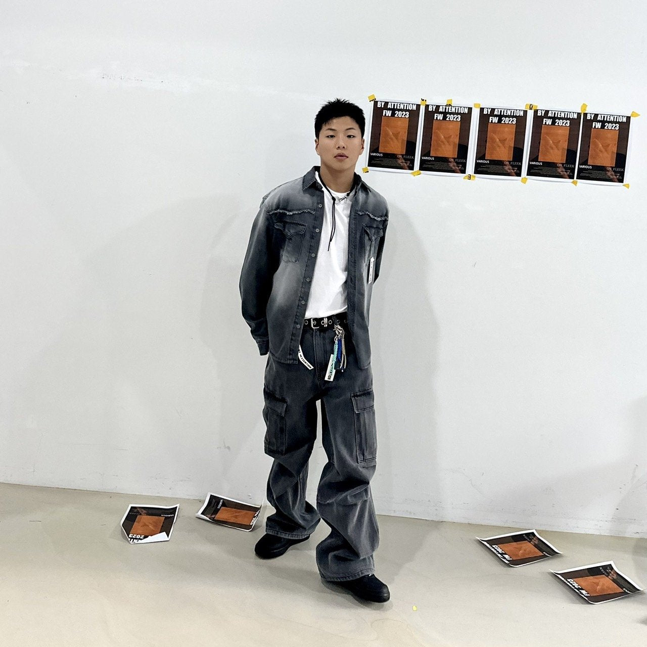 Dark denim cargo pants, Korean fashion trend.