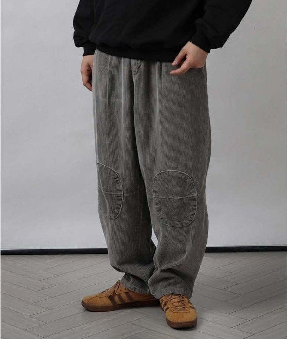 Fashionable retro corduroy pants, knee patches