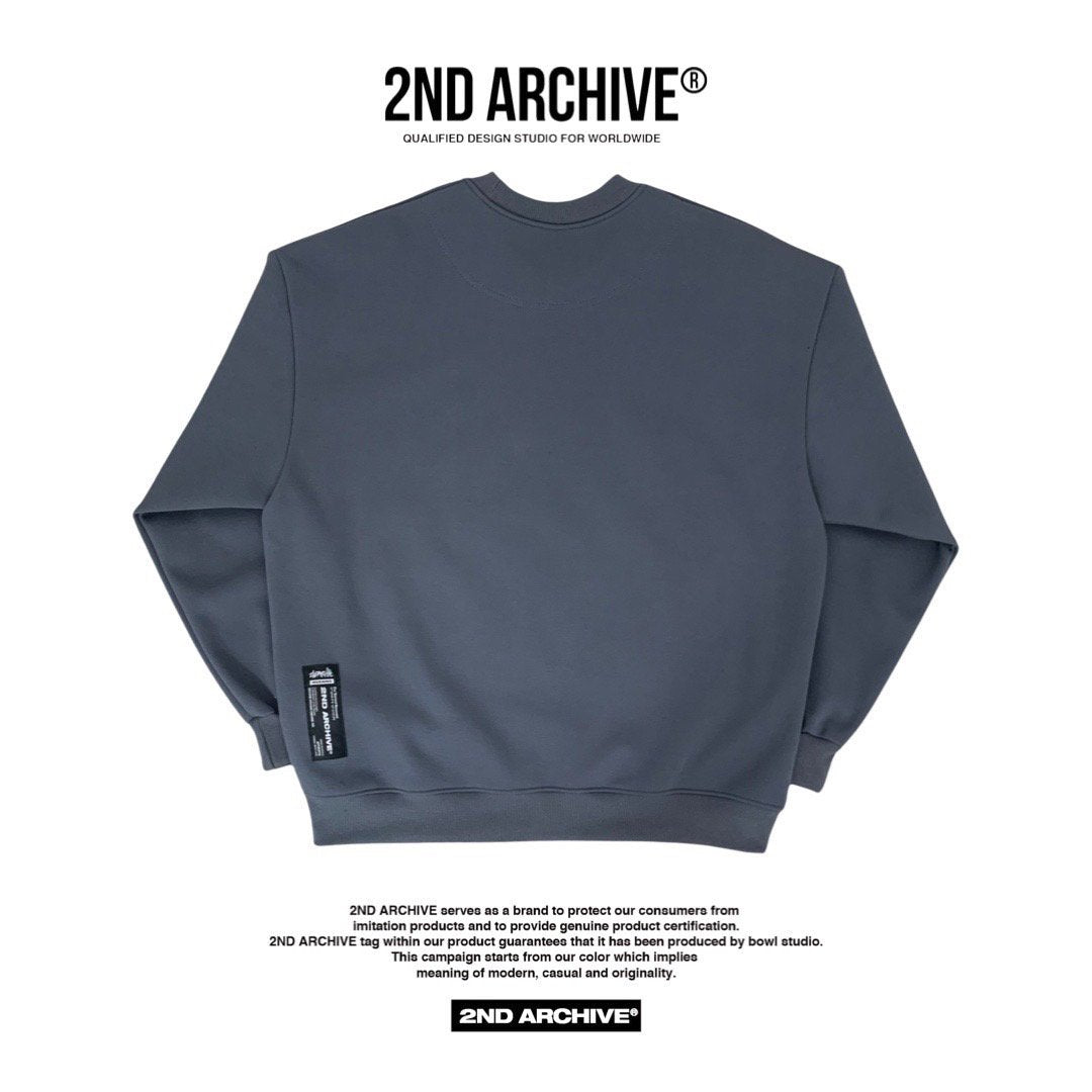 2nd Archive’s high-quality crew neck sweater for cozy winter days.