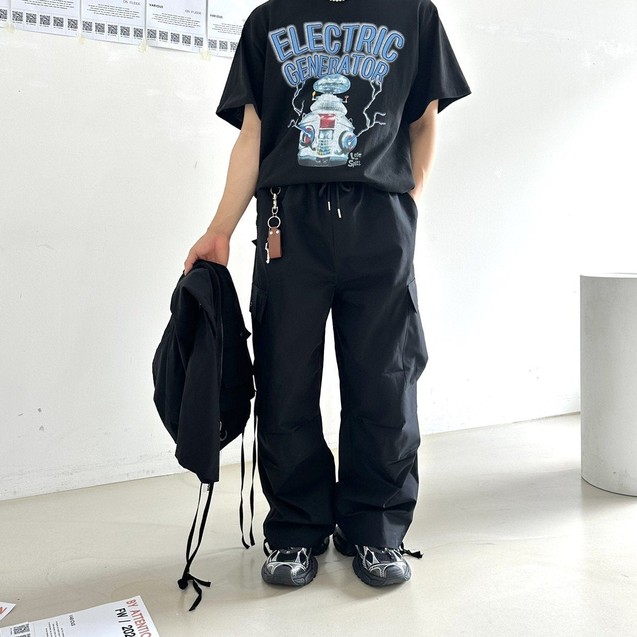 Black cargo pants, Korean street fashion.