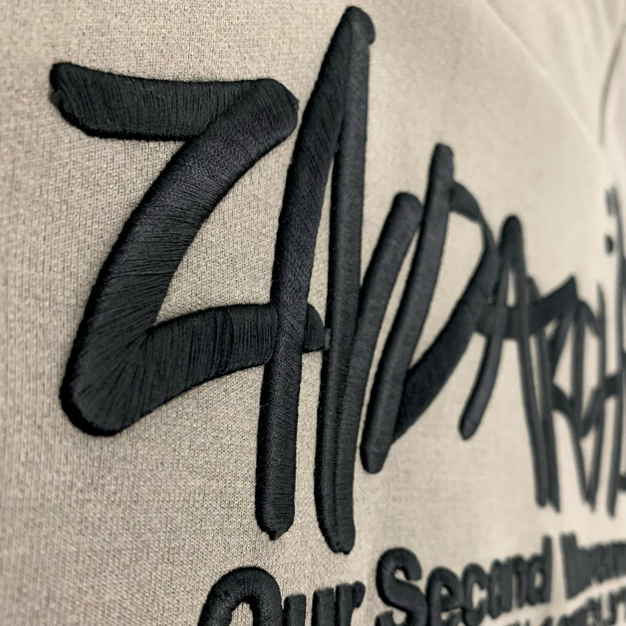 2nd Archive logo embroidered sweater, long sleeve design