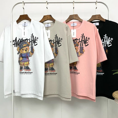 デイリーに使える！トレンド感満載の韓国クマTシャツ