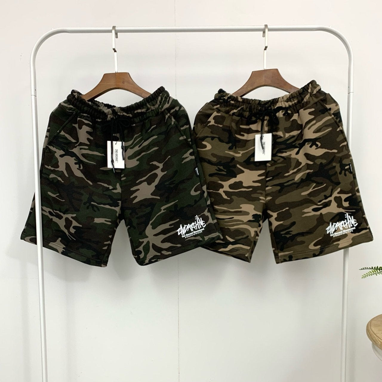 ミリタリーテイストを取り入れたトレンドパンツ