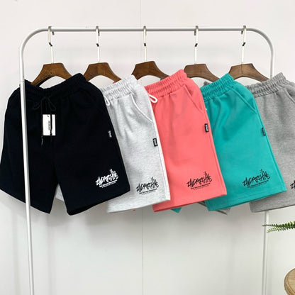 夏のデイリーユースに最適な軽量ショートパンツ